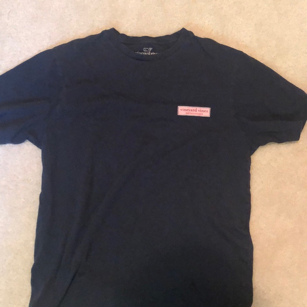 Vineyard vines t shirt